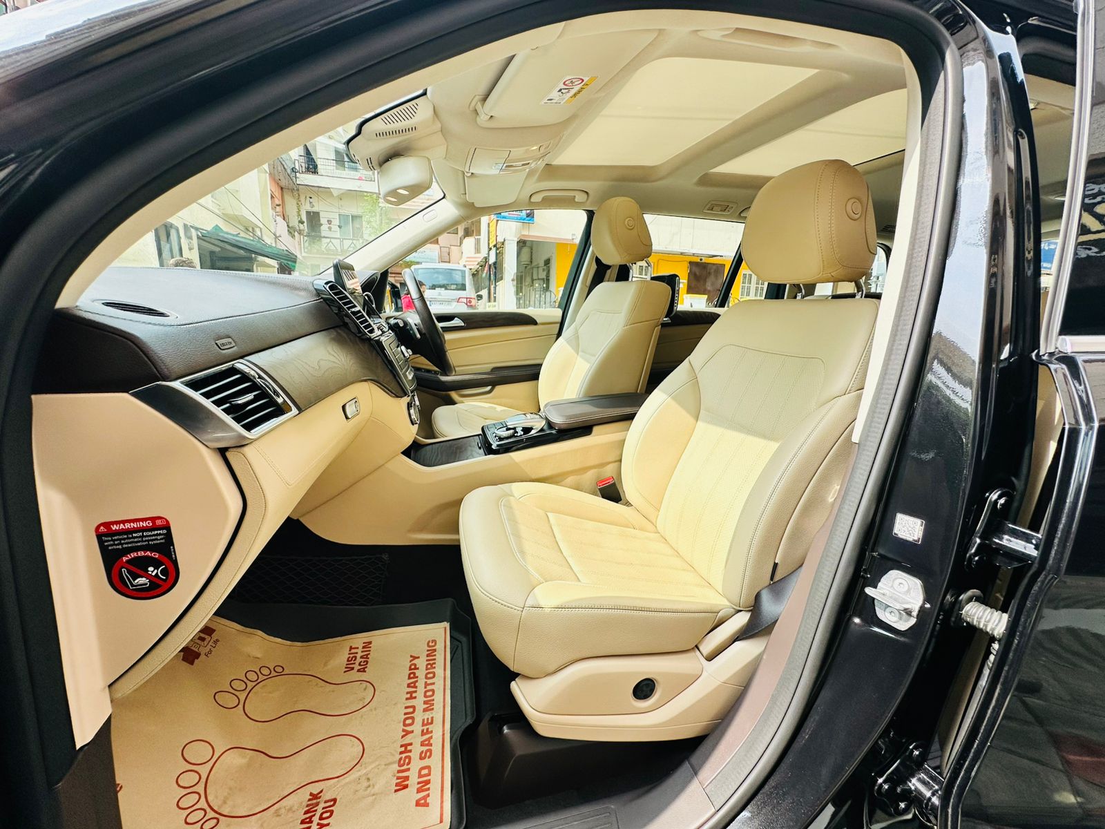 car glimpse